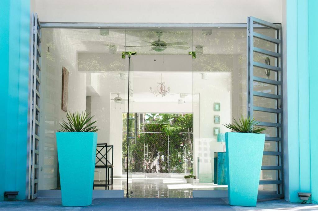 Art Villa: Entrance