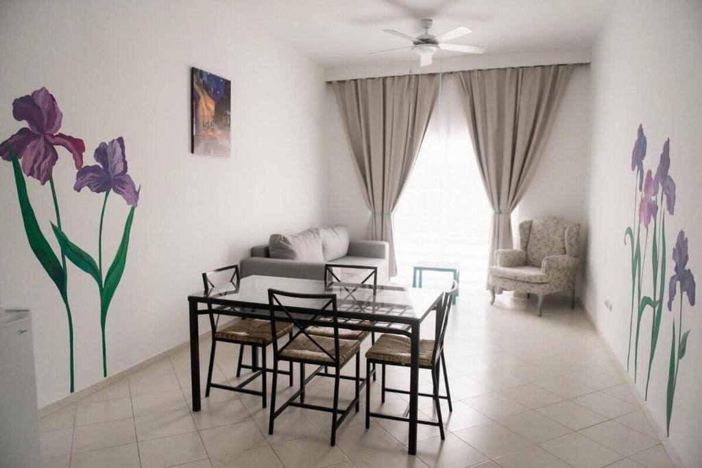 Art Villa: Kitchen