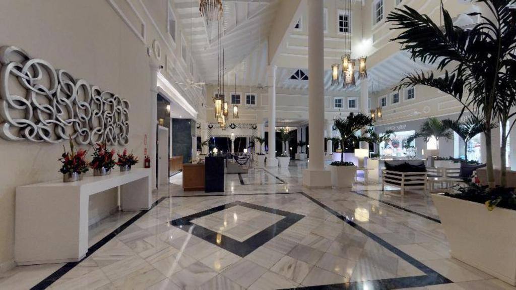 Bahia Principe Explore Legend: Lobby