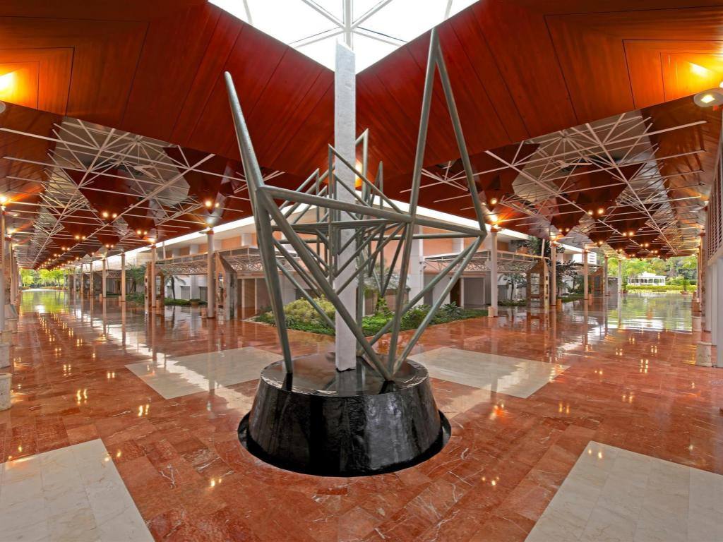 Barcelo Bavaro Beach: Interior view