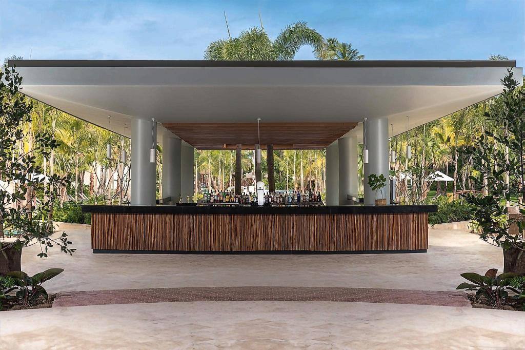 Dreams Royal Beach Punta Cana: Bar/lounge