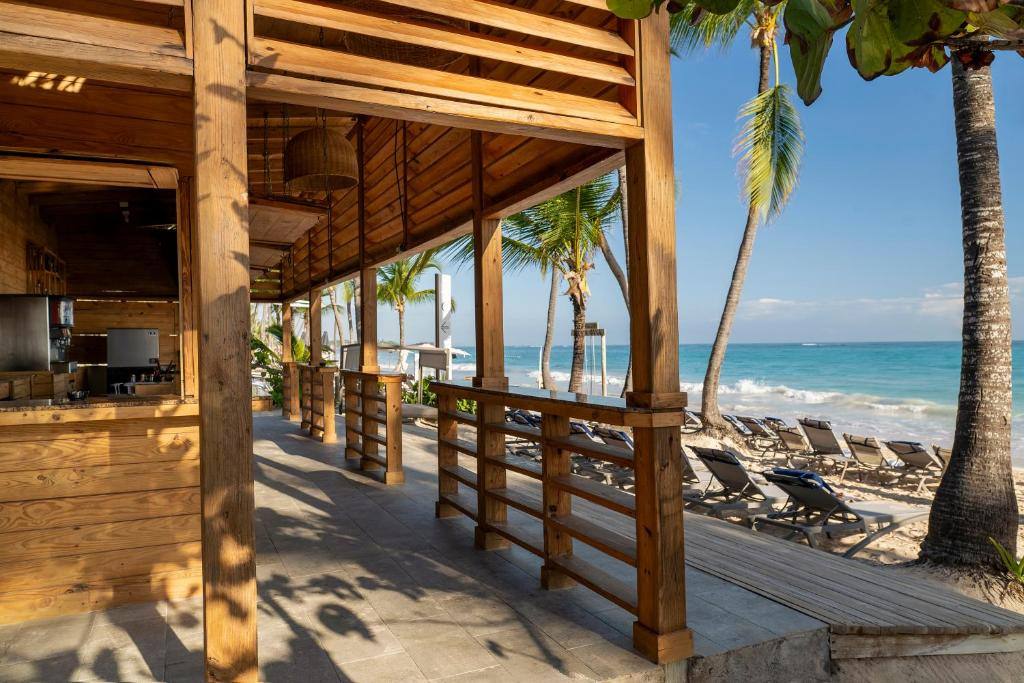 Family Selection at Grand Palladium Select Bavaro - All Inclusive: Bar/lounge