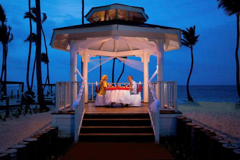 Grand Sirenis Punta Cana Resort & Aquagames: Banquet hall
