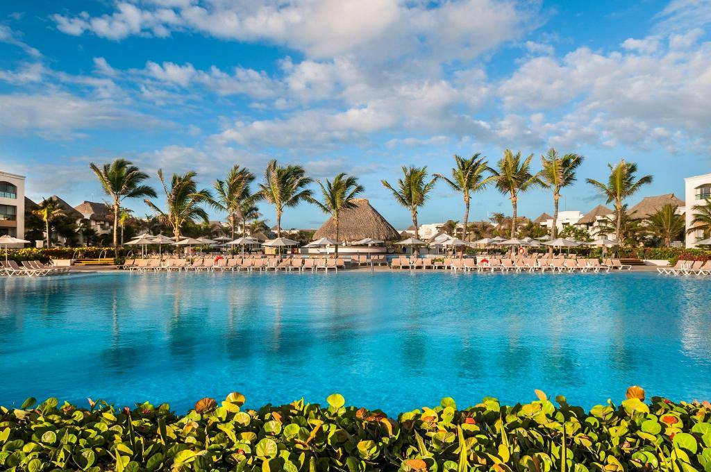 Hard Rock Hotel & Casino Punta Cana - All inclusive: Swimming pool