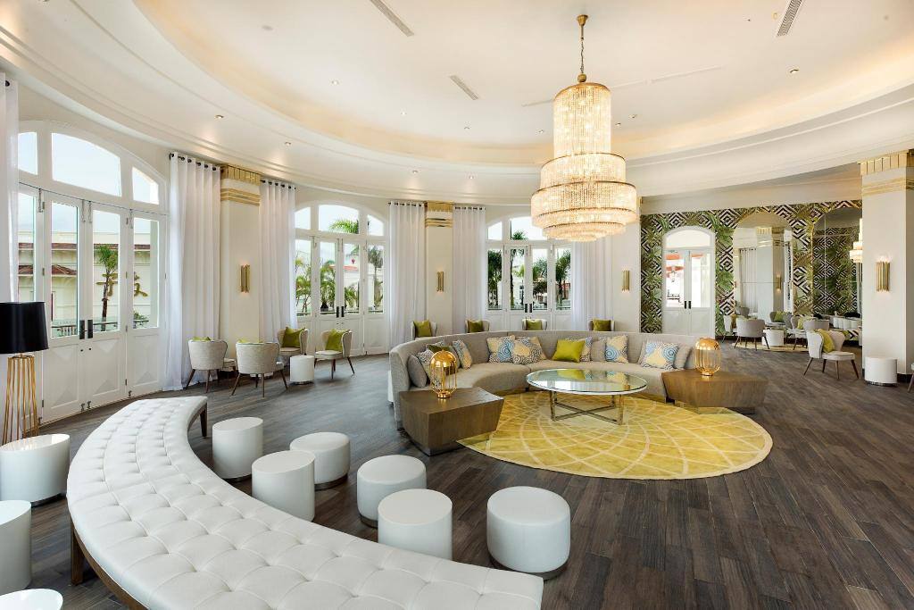 Nickelodeon Hotels & Resorts Punta Cana: Bar/lounge