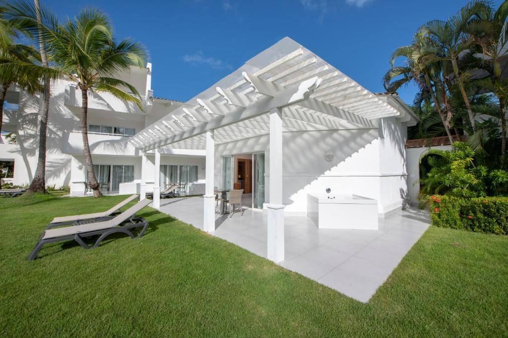 Occidental Punta Cana: Exterior view