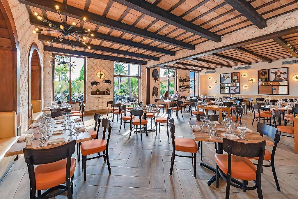 Ocean Blue & Sand: Restaurant
