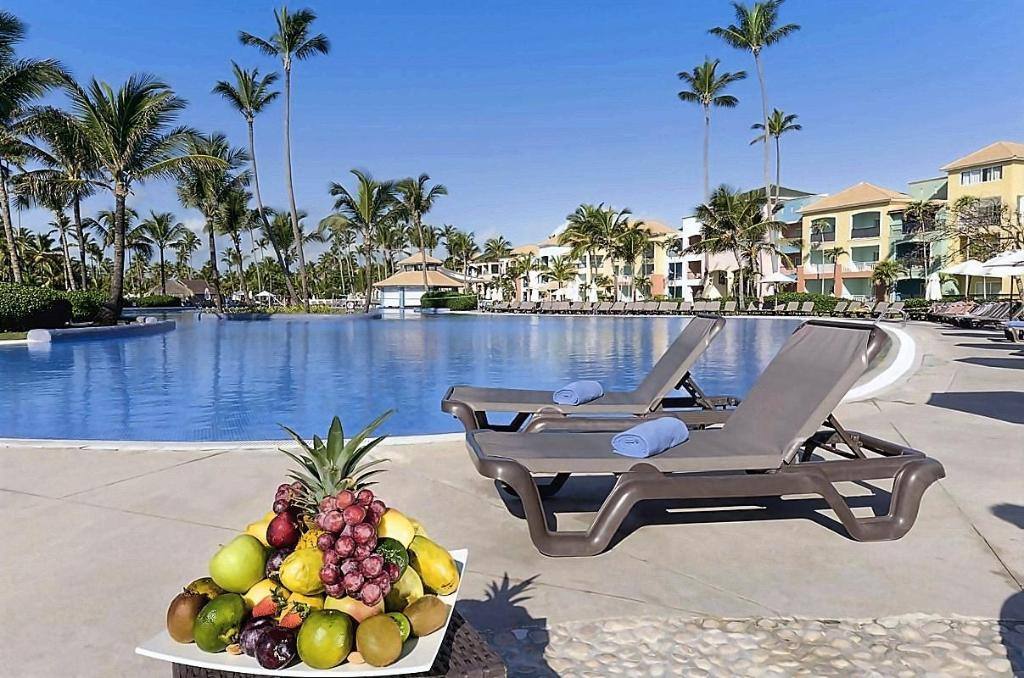Ocean Blue & Sand: Swimming pool [outdoor]