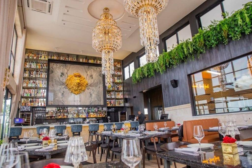 Playa Palmera Beach Resort: On-site dining