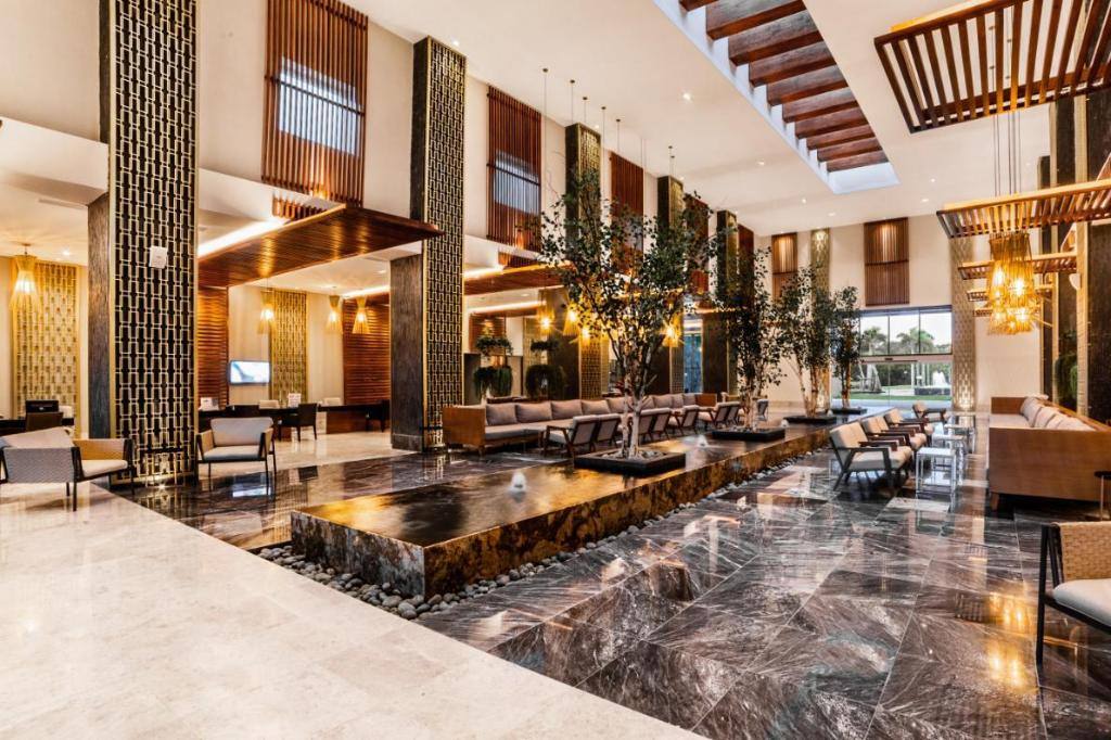 Secrets Royal Beach Punta Cana: Lobby