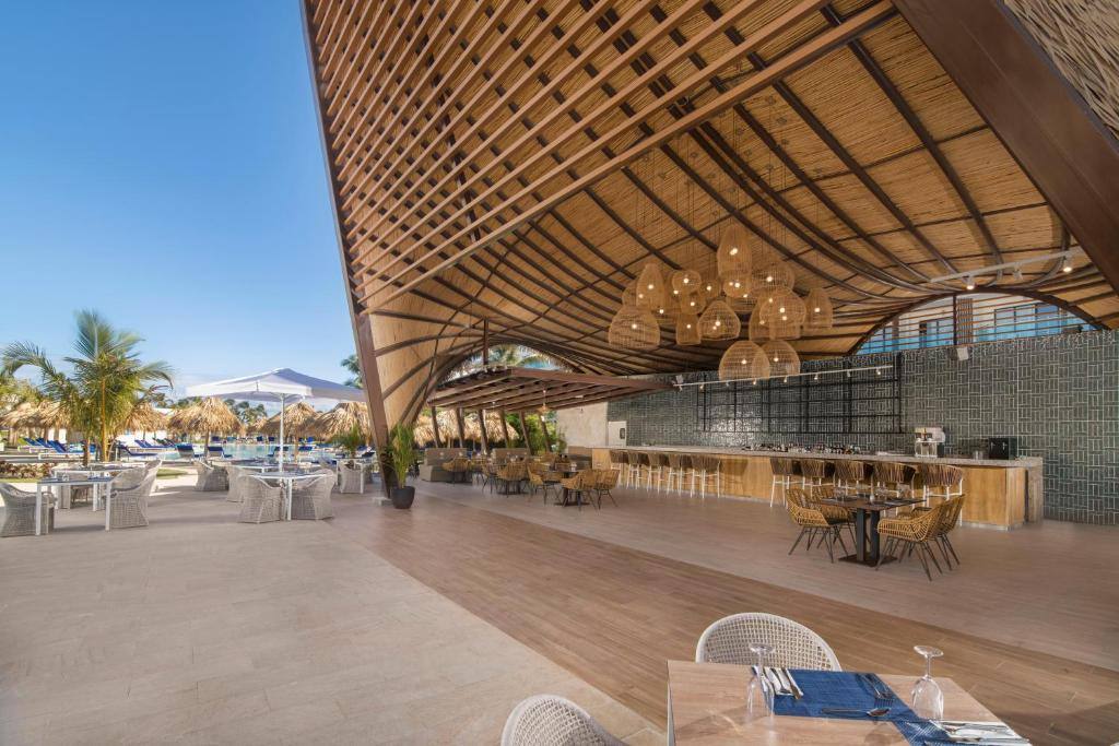 Serenade All Suites - Adults Only Resort - All inclusive: Bar/lounge