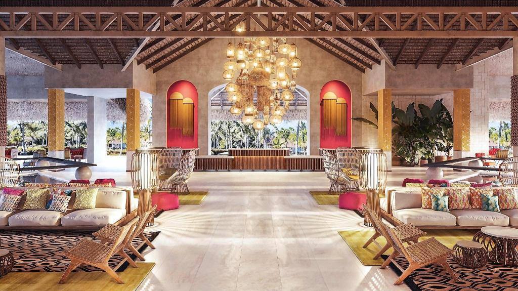 Tropical Deluxe Princess: Lobby