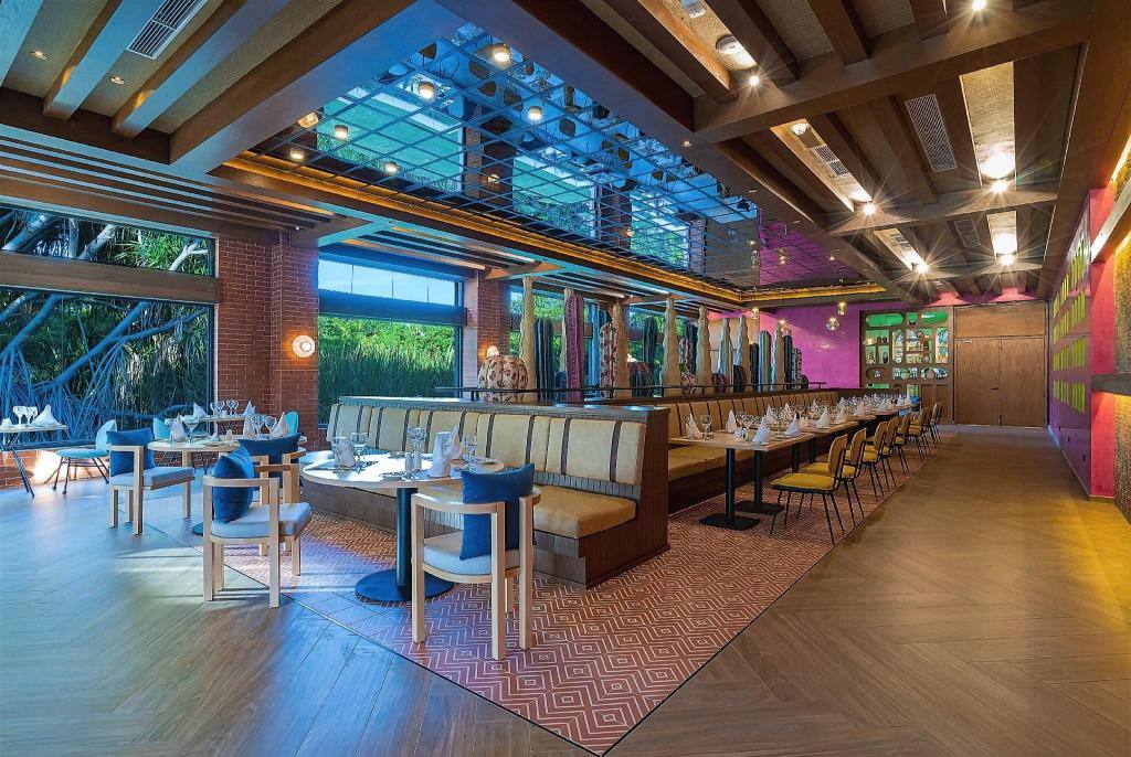 Tropical Deluxe Princess: Restaurant