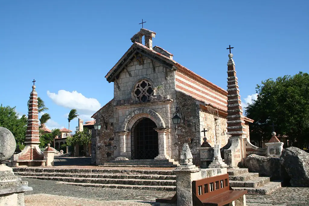 Stone arches in Altos de Chavón